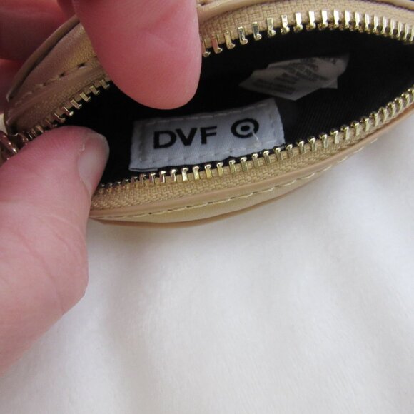 Diane Von Furstenberg Gold Lips Coin Pouch Keychain Fob Lipstick Case NWT - Picture 4 of 4